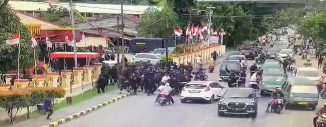 Situasi Papua Memanas Pasca KPK Tangkap Lukas Enembe, Deempatbelas.com