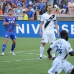 ZLATAN IBRAHIMOVIC: JIKA PERLU, SEKALIAN SAYA MASUKKAN BERSAMA KIPERNYA