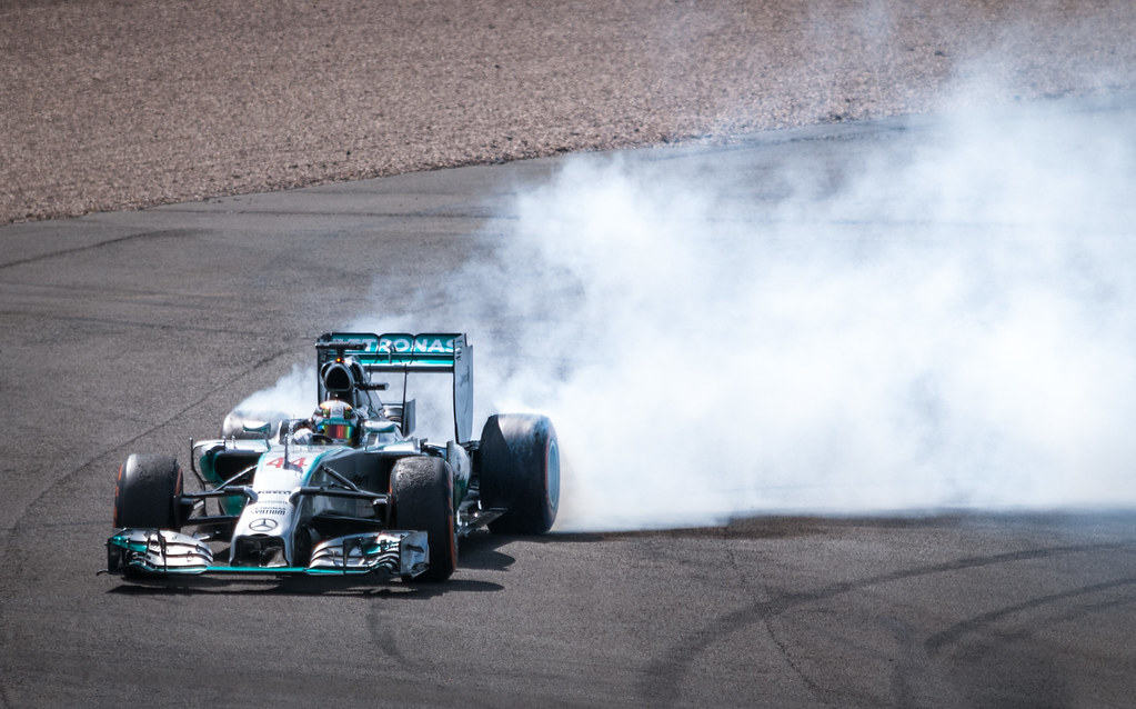 lewis-hamilton-kesal-terus-jadi-bahan-percobaan-mercedes.jpg Lewis Hamilton Kesal Terus Jadi Bahan Percobaan Mercedes, Deempatbelas.com