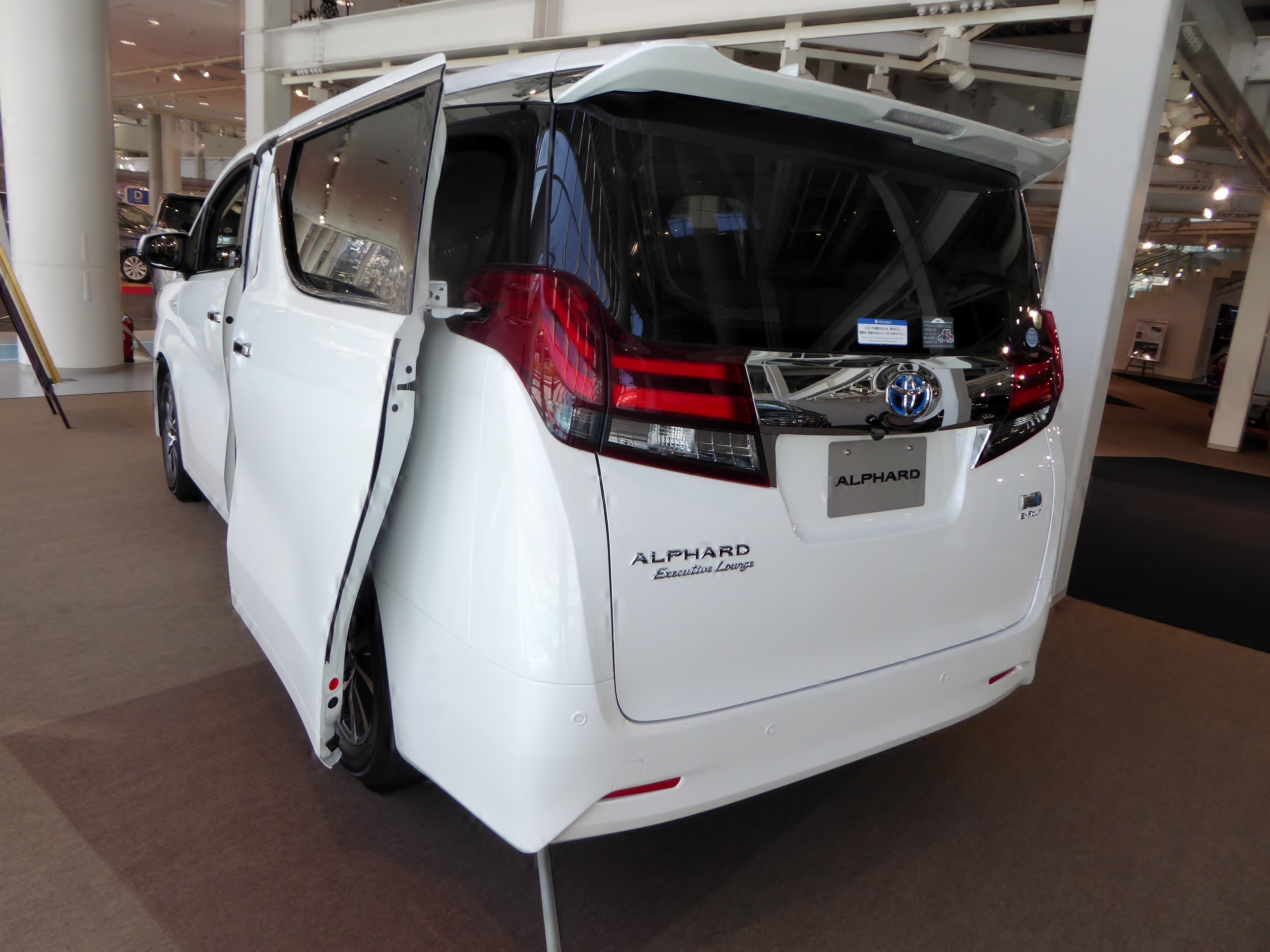 Toyota Alphard dan Vellfire Generasi Baru Hadir Juni 2023? Ini Prediksinya