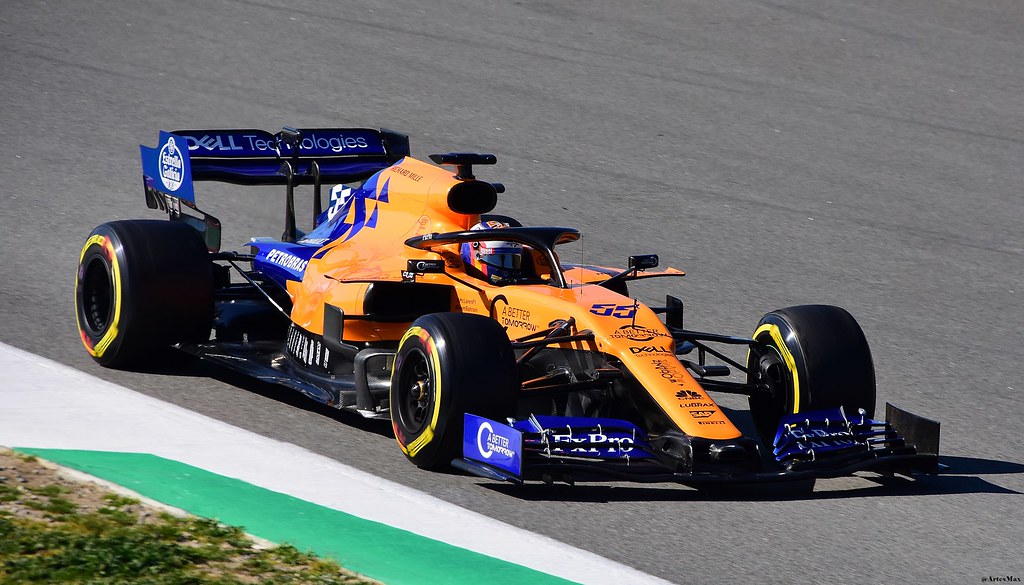 carlos-sainz-jr-ingin-ferrari-berbenah-pasca-melempem-di-dua-seri-perdana.jpg Carlos Sainz Jr Ingin Ferrari Berbenah Pasca Melempem di Dua Seri Perdana, Deempatbelas.com