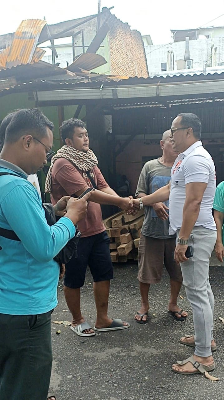 IMG-20230303-WA0016 Respon Cepat Anggota DPRD Medan Dari PSI Bantu Korban Kebakaran, Deempatbelas.com