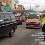 JAM PADAT PAGI HARI DI PASAR ROGA BERASTAGI, SATLANTAS POLRES TANAH KARO LAKSANAKAN PENGATURAN