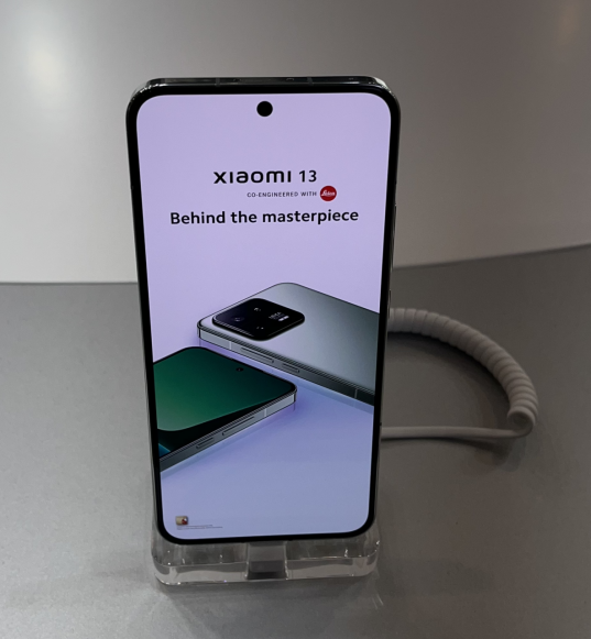Hari 1 MWC 2023: Xiaomi 13 mendunia, Huawei menargetkan era 5.5G, Deempatbelas.com
