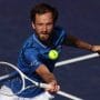 MESKI ARAL MELINTANG, DANIIL MEDVEDEV BERTAHAN DI INDIAN WELLS