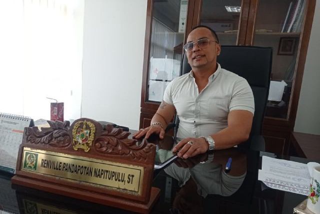 Anggota-DPRD-Medan-Fraksi-Hanura-PSI-PPP-Renville-P-Napitupulu Renville Napitupulu: Pengaduan Masyarakat Soal LPJU Harus Cepat Ditangani, Deempatbelas.com