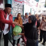DPW PSI SUMUT SALURKAN RATUSAN PAKET SEMBAKO KEPADA MASYARAKAT DI MEDAN 