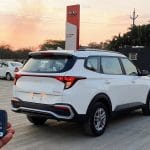KIA CARENS SEKARANG PUNYA VARIAN TENGAH