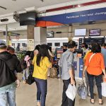 PENUMPANG KERETA API MELEBIHI RELASI BAKAL DIJATUHI SANKSI DENDA