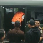 TIM KEJATI SUMUT DAN KEJATI SAMOSIR AMANKAN TERPIDANA SANTO EDI SIMATUPANG TERKAIT PERKARA KORUPSI PENGGUNAAN DANA COVID-19 SAMOSIR
