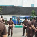 KAJATI SUMUT IDIANTO PIMPIN APEL PAGI : JAKSA ITU EEN EN ONDEELBAAR