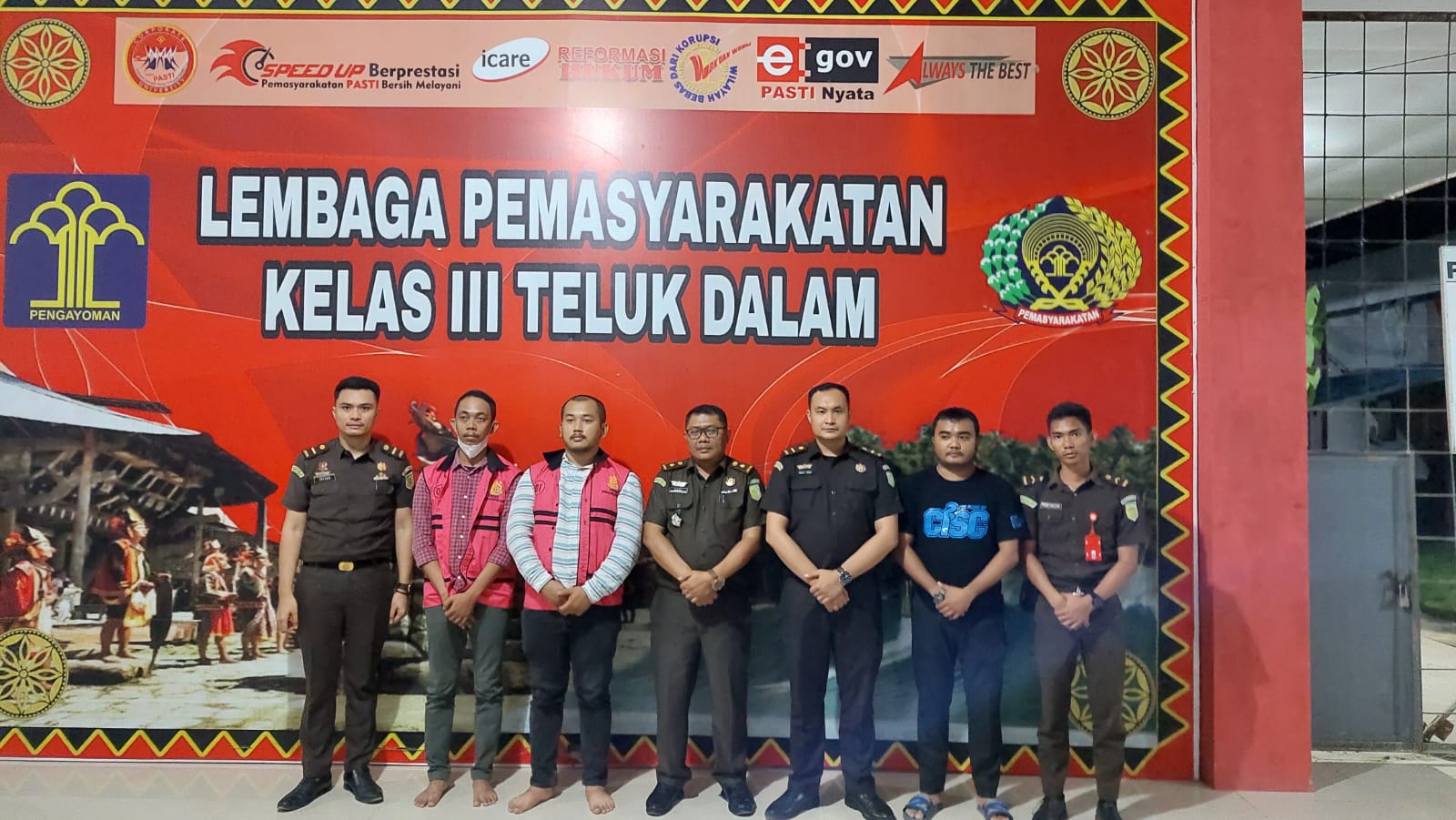 Kejari Nisel Tetapkan EYM Selaku Wakil Direktur CV. KBA Sebagai Tersangka Kasus Korupsi Pembangunan SMKN 1 Gomo, Deempatbelas.com