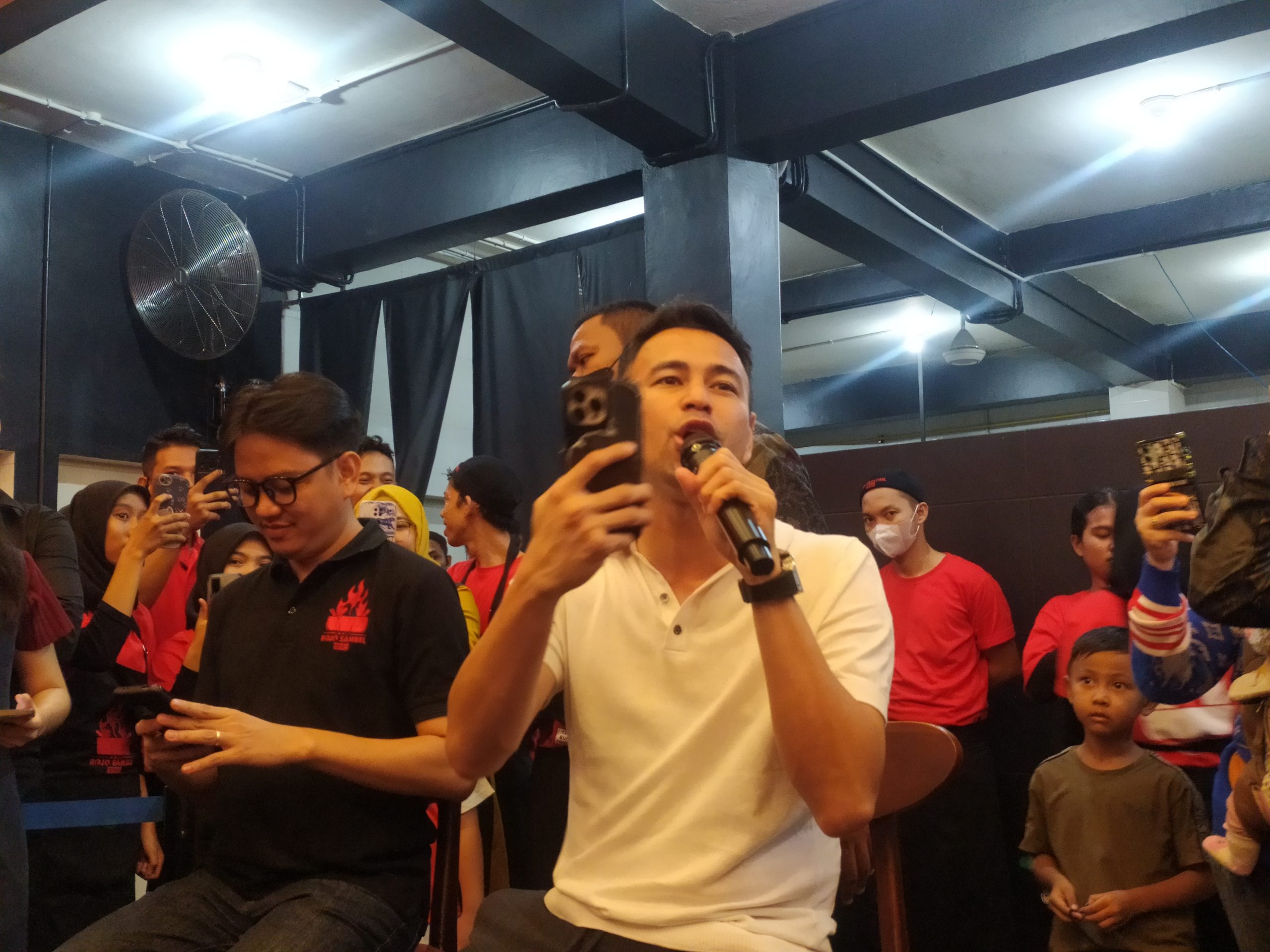 Raffi Ahmad Kembangkan Bisnis Rojo Sambel Hingga ke Amerika, Deempatbelas.com