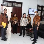 KOMJAK RI OBSERVASI LAPANGAN DAN PENILAIAN PEMBANGUNAN ZONA INTEGRITAS WBK KE KANTOR KEJATI SUMUT