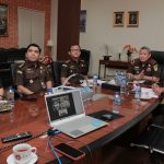 LAGI, KEJATI SUMUT HENTIKAN PENUNTUTAN PERKARA PENGANIAYAAN, TERSANGKA DAN KORBAN BERDAMAI