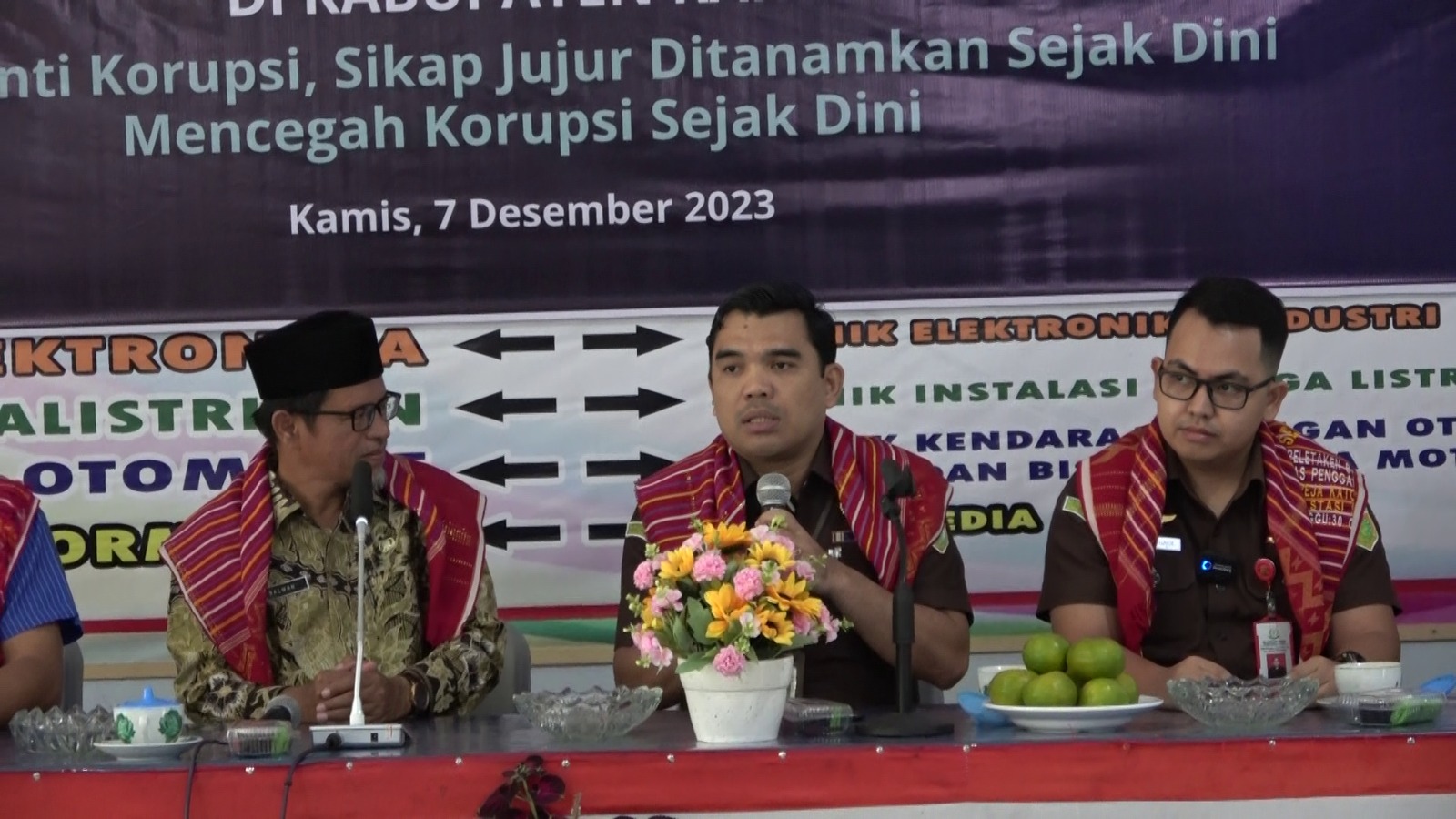 Sambut Hakordia 2023, Jaksa Kejati Sumut Masuk Sekolah SMK N 1 Merdeka Ajak Siswa Jujur dan Disiplin Sejak Dini, Deempatbelas.com