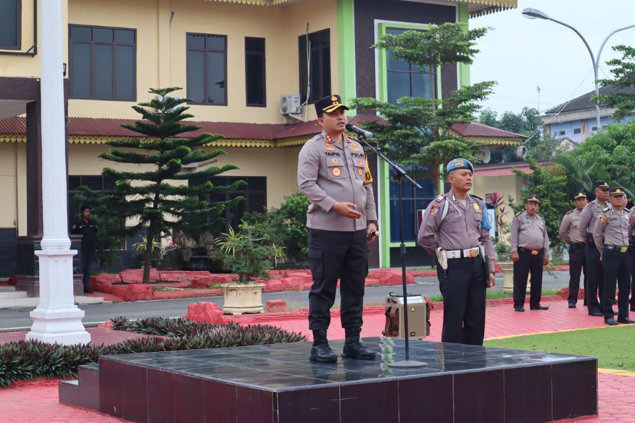 Kapolres Baru Bara Pimpin Apel di Hari Pertama Kerja Tahun 2024, Deempatbelas.com