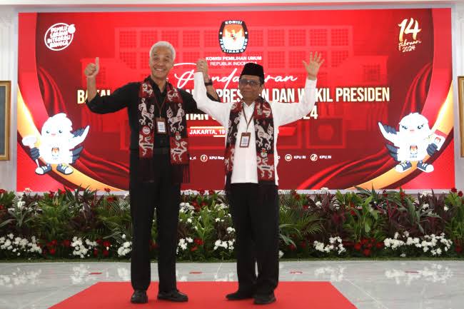 Aktivis 98 : Capres Ganjar Pranowo Menghayal Menang Satu Putaran, Deempatbelas.com