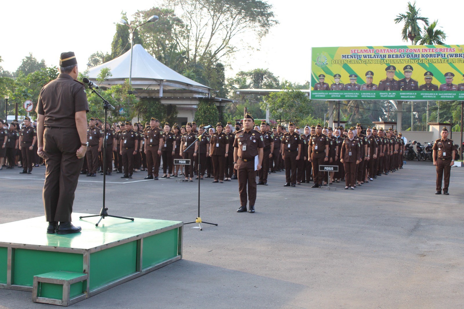 Wakajati Sumut M. Syarifuddin Pimpin Apel Pagi, Ajak Seluruh Jajaran Tetap Disiplin dan Profesional, Deempatbelas.com