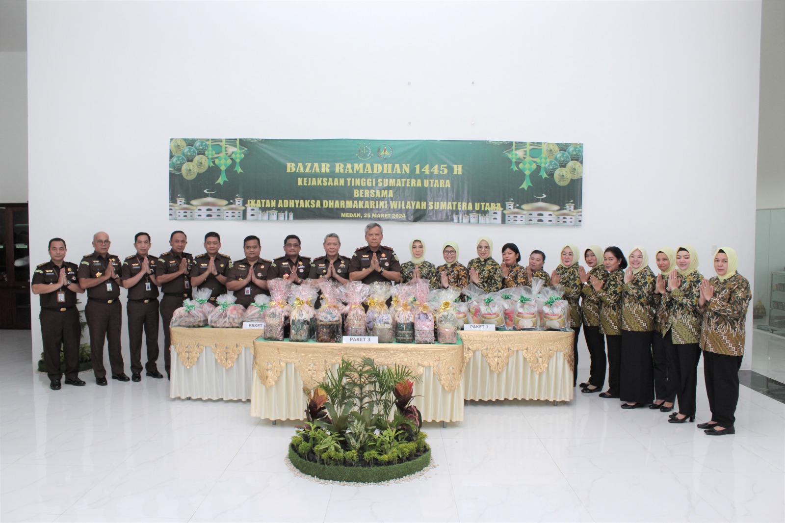 Kajati Sumut Idianto Apresiasi Bazar dan Pasar Murah Ramadan IAD Wilayah Sumut, Deempatbelas.com