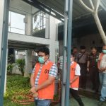 KEJATISU TAHAN TIGA TERSANGKA KASUS DUGAAN KORUPSI PEMBANGUNAN GEDUNG PUSKESMAS AWK BATU, LABUSEL