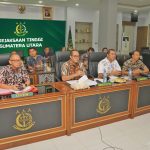 JAJARAN KEJATI SUMUT IKUTI PENGARAHAN JAM INTEL PROF REDA MANTHOVANI TERKAIT PILKADA SERENTAK 2024 DAN PEMBERANTASAN JUDI ONLINE