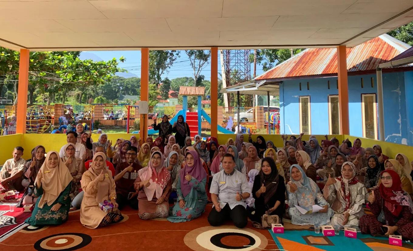 Bunda PAUD Pasbar, Ibu Titi Hamsuardi Monitoring MPLS, Deempatbelas.com