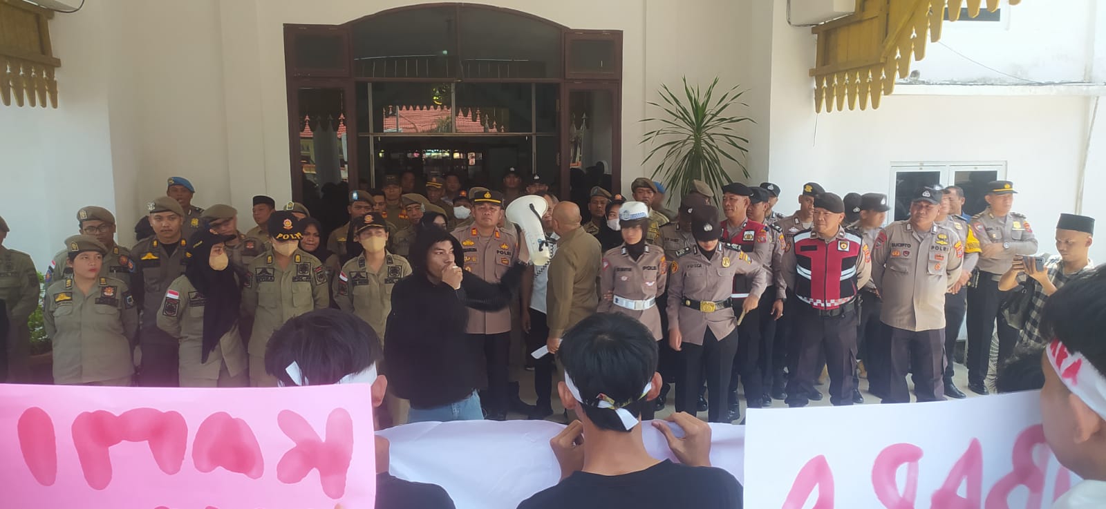 Unjuk Rasa KOMPEDA Minta Kadis PUTR Batubara Segera Dicopot, Deempatbelas.com