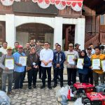 DORONG PENINGKATAN PRODUKSI, PJ BUPATI BATUBARA BERSAMA DINAS PERTANIAN BERIKAN BANTUAN MESIN POMPA AIR KEPADA PETANI 