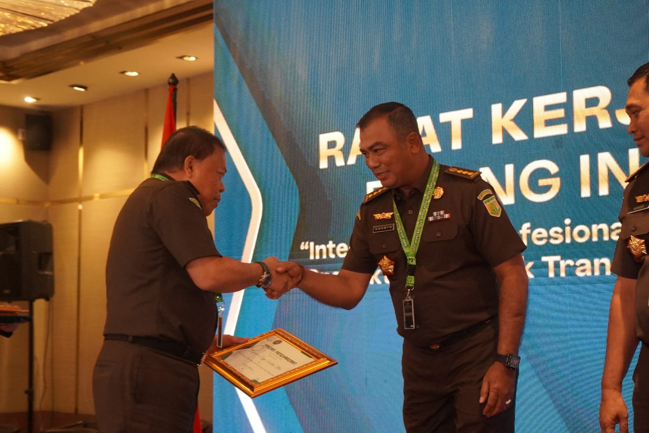 Rakernis Kejaksaan RI Tahun 2024 Resmi Ditutup, Kejati Sumut Juara I Pelaporan Melalui Aplikasi Inteliz Terkait Capaian Kinerja Bidang Intelijen se-Indonesia, Deempatbelas.com