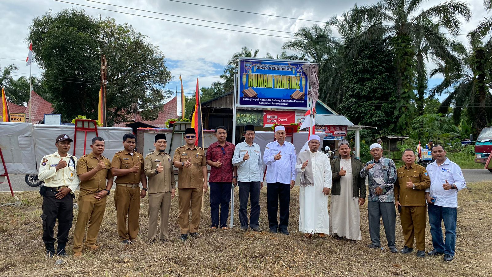 Buktikan Kesungguhan Wujudkan Program Unggulan, Bupati Pasbar Hamsuardi Resmikan Rumah Tahfizh, Deempatbelas.com