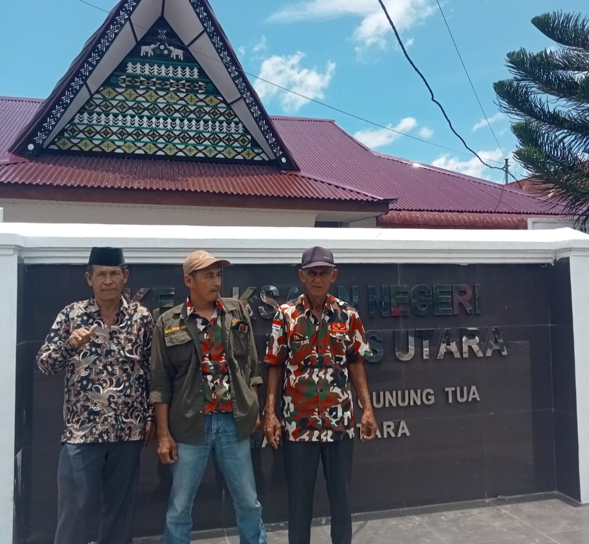 LMPP Batu Sundung Kembali Datangi Kejari Paluta Pertanyakan Soal Tindak Lanjut Laporan Kasus Dana PSR Rugikan Negara 4 Miliar, Deempatbelas.com