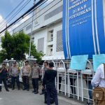 AKSI UNJUK RASA KADISDIK SUMUT, KELOMPOK PREMAN DIDUGA ORANG SURUHAN COBA BUBARKAN MASA