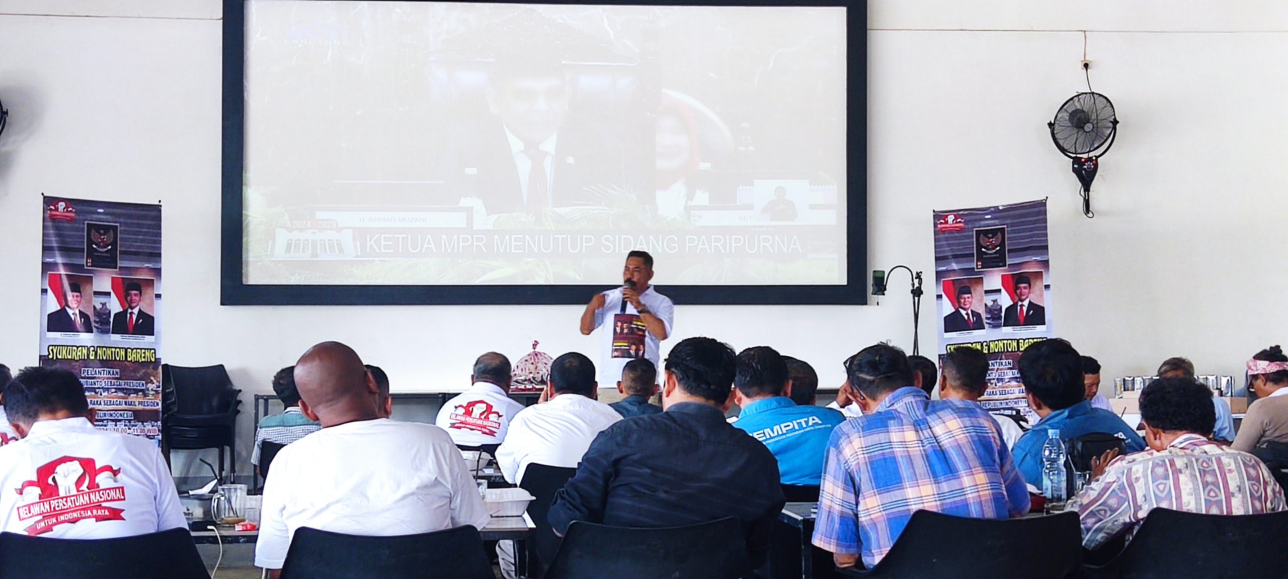 Gelar Nobar Pelantikan Presiden, Relawan Teriak Prabowo 2 Periode , Deempatbelas.com