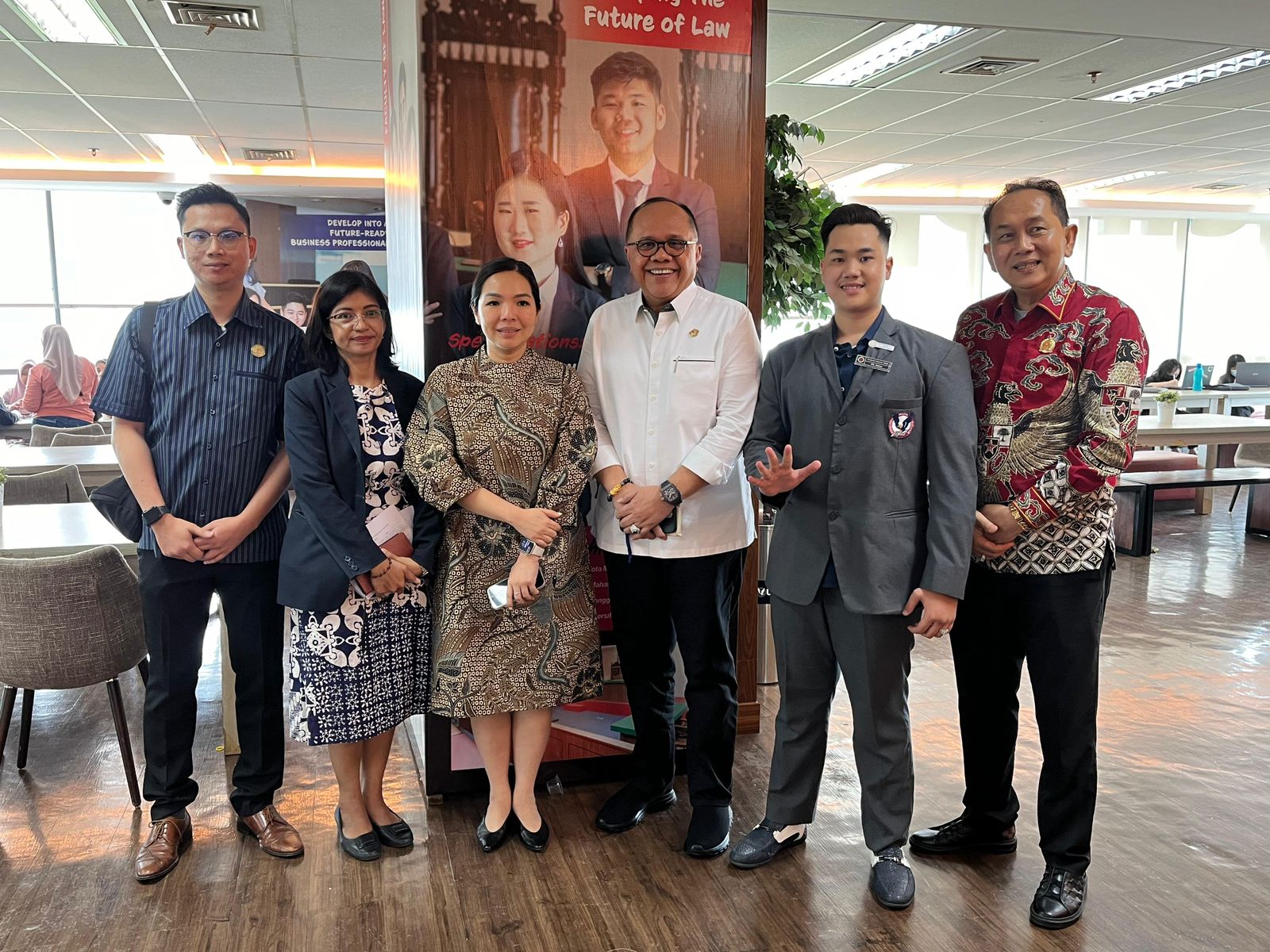 Jadi Narsum di Fakultas Hukum UPH Medan,Dr Junimart Girsang Bicara Peran Gen-Z Dalam Menjaga Persatuan Bangsa, Deempatbelas.com
