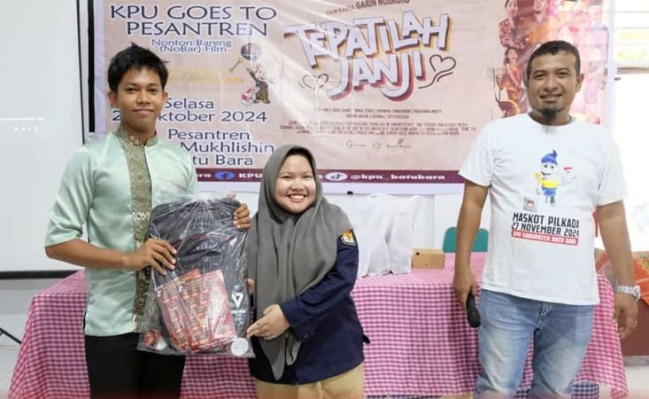 IMG-20241108-WA0030 Tingkatkan Partisipasi Pemilih, Goes To Pesantren KPU Batu Bara Hadir di Pesantren Al Mukhlishin Tanjung Tiram, Deempatbelas.com