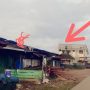 ADA BISNIS NARKOBA DAN JUDI DI PAJAK SINGA KABANJAHE YANG DIKUASI &QUOT;IL&QUOT;, SANG BANDAR YANG SUKSES