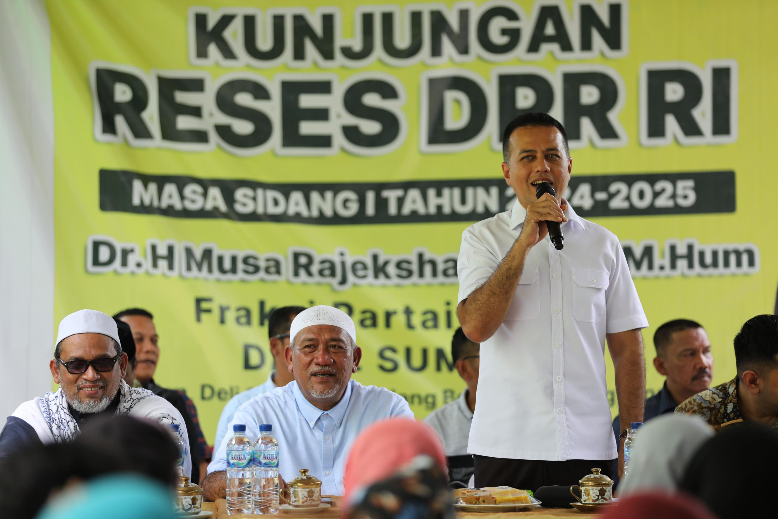 Anggota DPR RI Musa Rajekshah Serap Berbagai Aspirasi Warga, Saat Kunker di Belawan, Deempatbelas.com