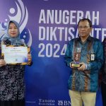 LLDIKTI WILAYAH L SUMUT RAIH PENGHARGAAN PERINGKAT KE-LL TERBAIK ANUGERAH DIKTISAINTEK 2024