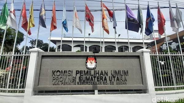 KPU Sumut Sebut 14 Daerah Masih Menunggu Keputusan MK Terkait Hasil  Pilkada 2024, Deempatbelas.com
