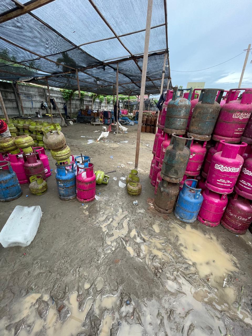 Bisnis Pengoplosan Gas LPG 3Kg di Marelan Terus Beroperasi Tak Tersentuh Hukum, Diduga Dibekingi Aparat, Deempatbelas.com