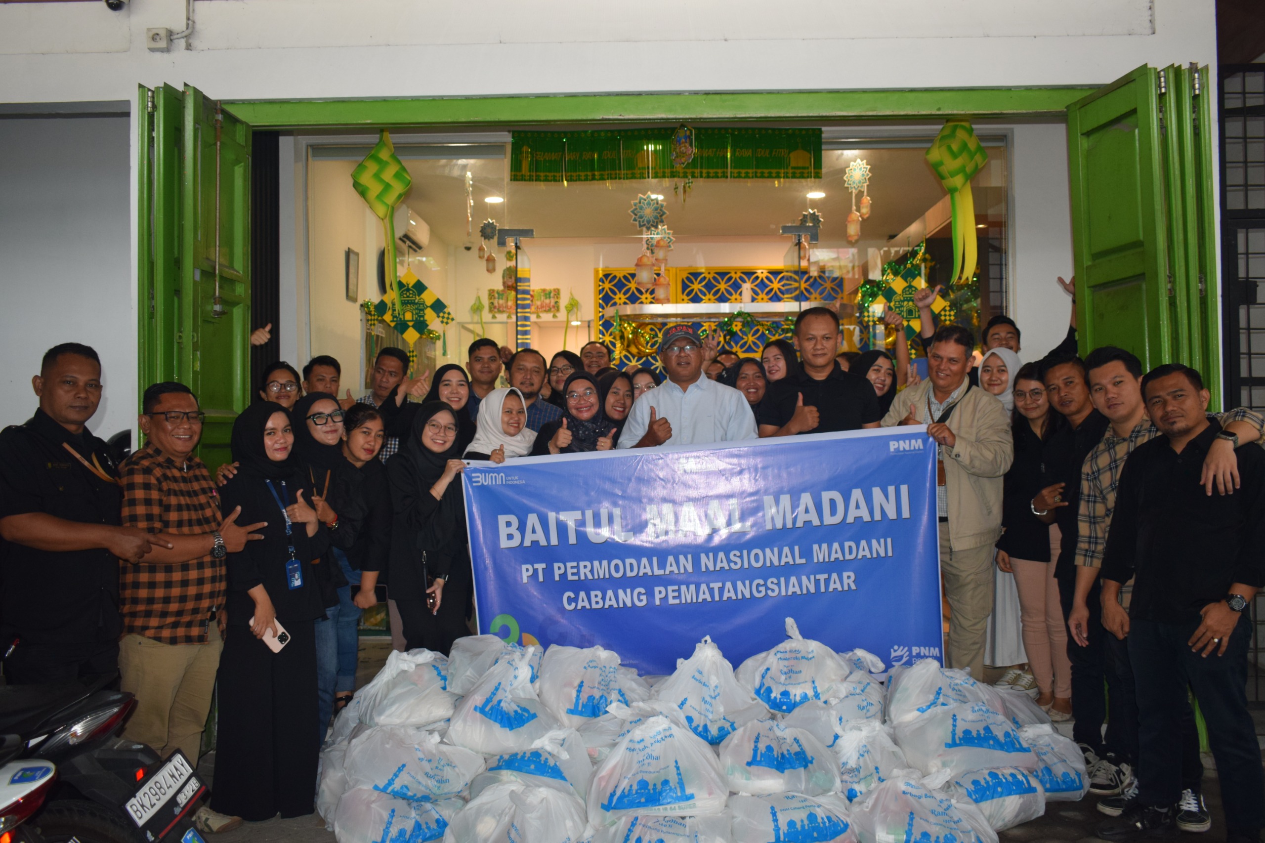 Berbagi Berkah Ramadhan, PNM Cabang Siantar Salurkan 1.500 Paket Sembako Kepada Masyarakat Kurang Mampu, Deempatbelas.com