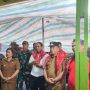KETUA PPM LVRI MAHA SENDI MILALA BERSAMA BUPATI KARO SERAHKAN KUNCI RUMAH KEPADA MASYARAKAT PENERIMA BEDAH RUMAH 