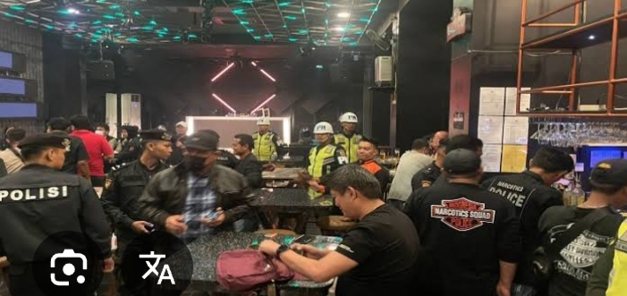 Polda Sumut Gerebek THM Dragon KTV, 10 Orang Diamankan Beserta 700 Butir Ekstasi, Deempatbelas.com