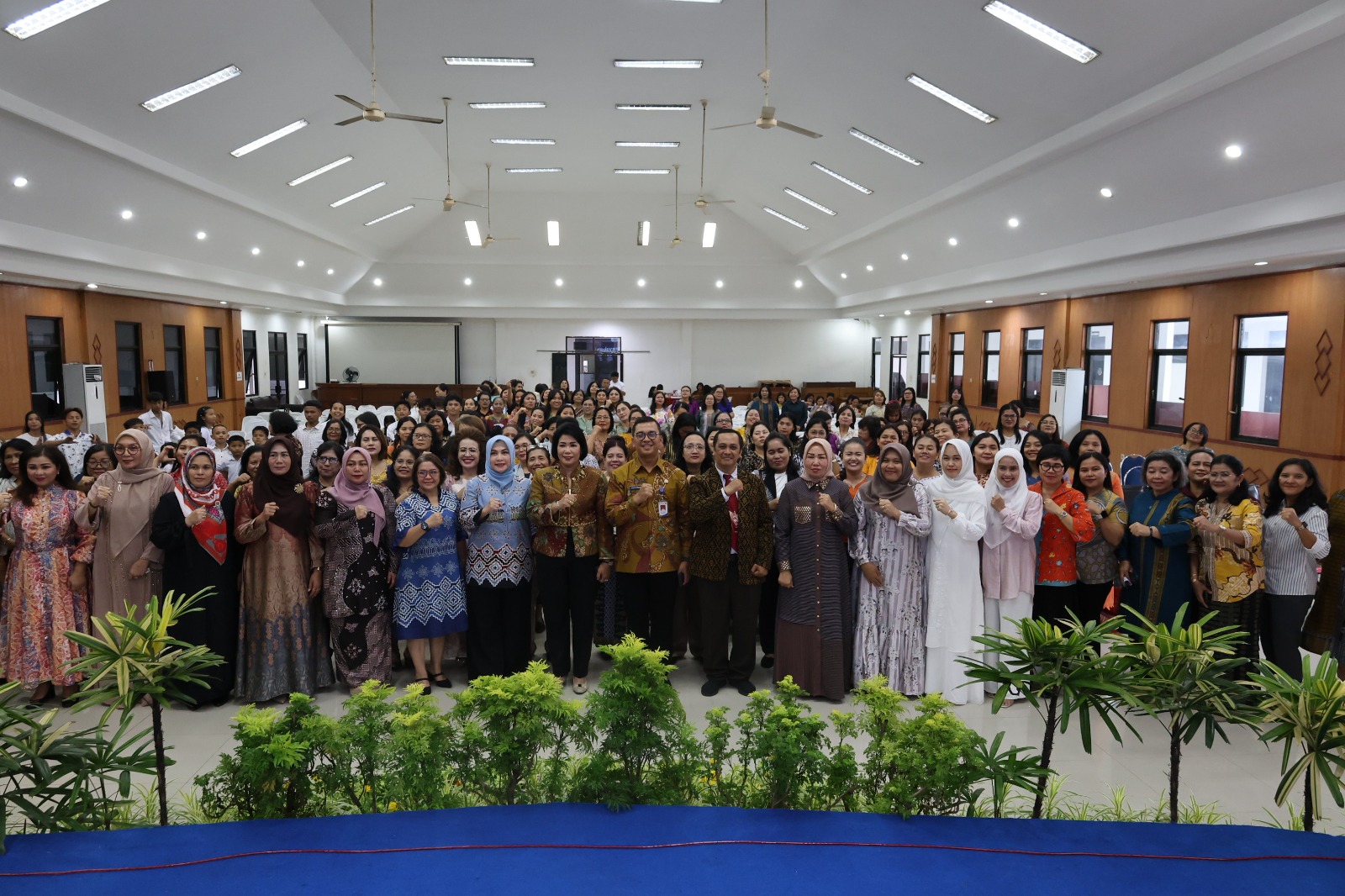 Perempuan Membawa Terang: Paskah DWP Sumut Jadi Simbol Kasih, Persatuan, dan Pengabdian, Deempatbelas.com