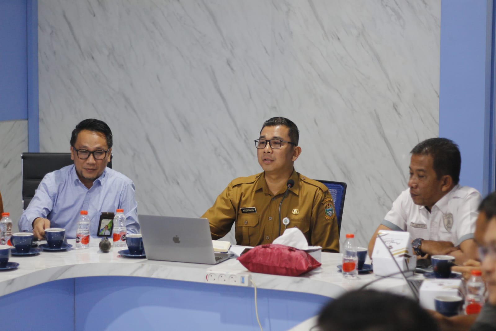 Pemprovsu Bahas Regulasi OJOL, Aplikator Siap Patuhi Tarif, KPPU Awasi Pola Kemitraan Aplikator dan Driver, Deempatbelas.com