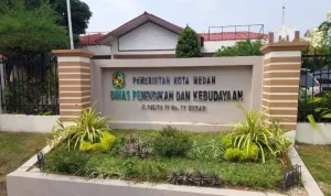 Diduga Untung Capai Milyaran, Sejumlah Kepsek SD dan SMP di Medan Dapat Intervensi dan Instruksi Pembelian Buku Sesuai Arahan Pimpinan, Deempatbelas.com