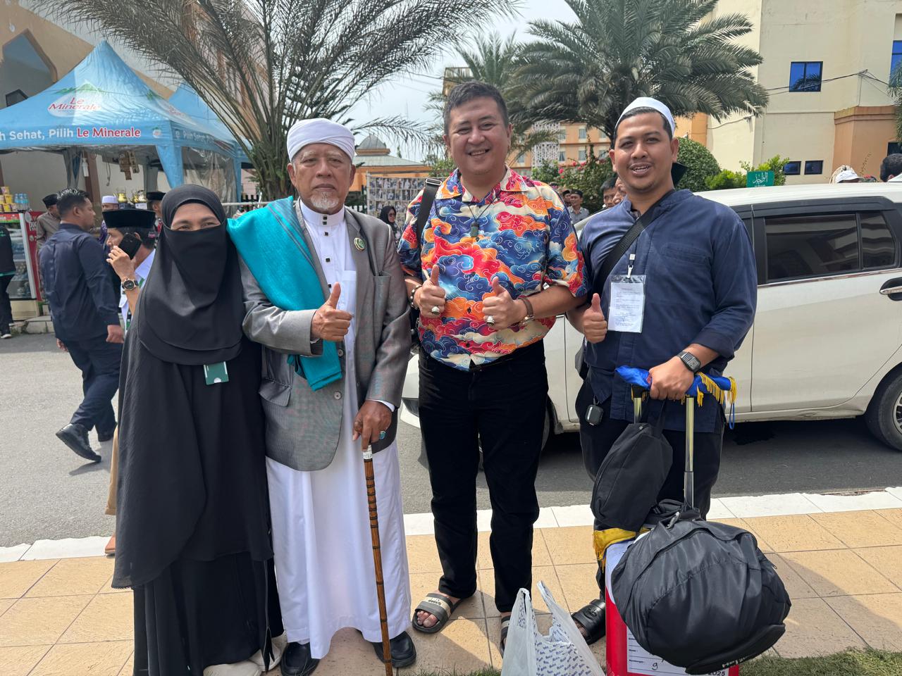 IMG-20250623-WA0022 Ketua PSI Sumut dan Wakil Ketua MUI Medan Sambut Kepulangan Jamah Haji Kloter X, Deempatbelas.com