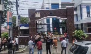 Unjuk Rasa Desak Kejatisu Tetapkan Tersangka D.L, Dr.F dan M.S Atas Kasus Korupsi APD Covid19, dan Periksa Dua Oknum Jaksa Inisial E dan DS Diduga Terima Suap, Deempatbelas.com