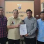 RESES KE BELAWAN, MOBIL ANGGOTA DPRD SUMUT DILEMPARI BATU